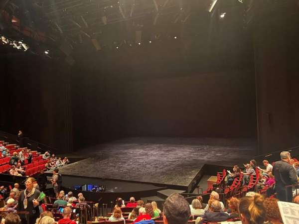Vivian Beaumont Theater, section: Orchestra RC, row: O, seat: 406