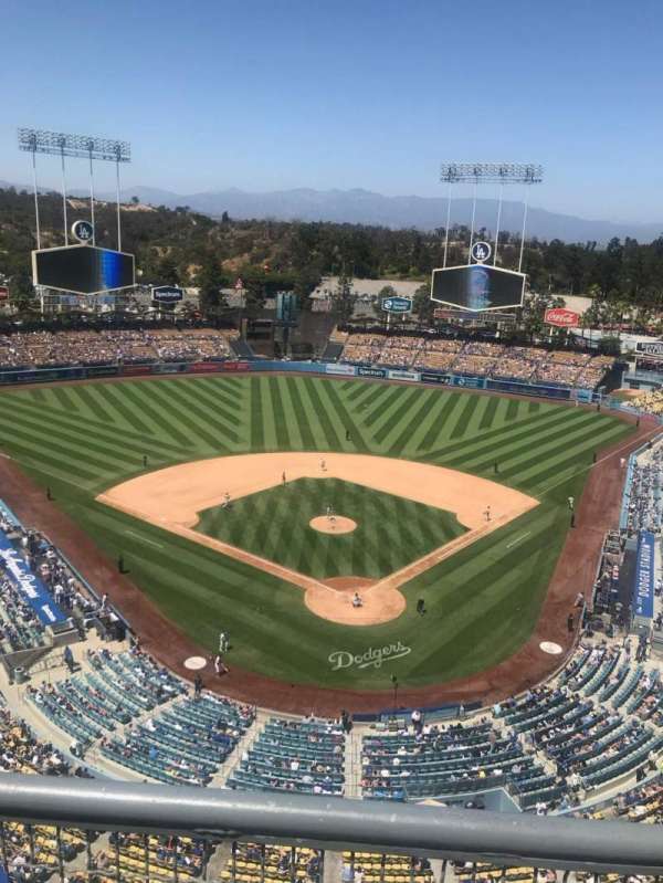 Dodger Stadium, section: 3RS, row: B, seat: 4