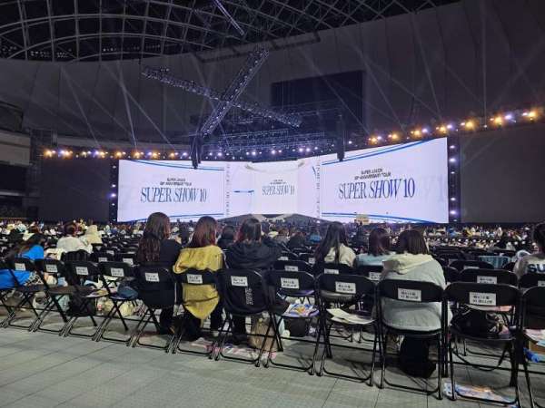 Taipei Dome, section: 特B4, row: 43, seat: 102