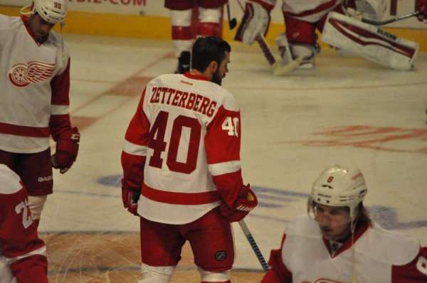 United Center, section: 122, row: 9, seat: 7