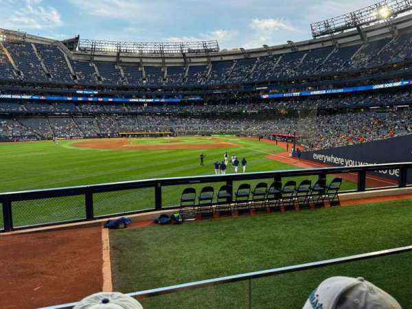 Rogers Centre, section: 143, row: 2, seat: 5