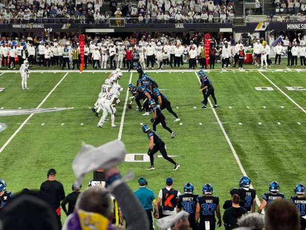 U.S. Bank Stadium, section: V2, row: 16, seat: 16