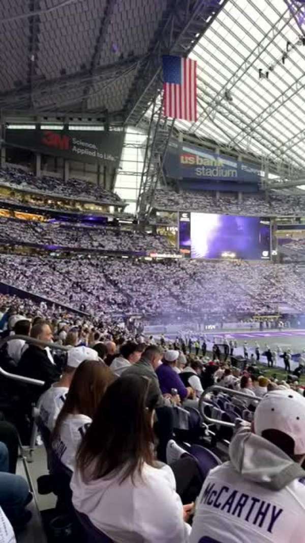 U.S. Bank Stadium, section: V2, row: 16, seat: 16