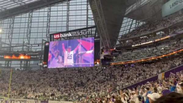 U.S. Bank Stadium, section: V2, row: 16, seat: 16