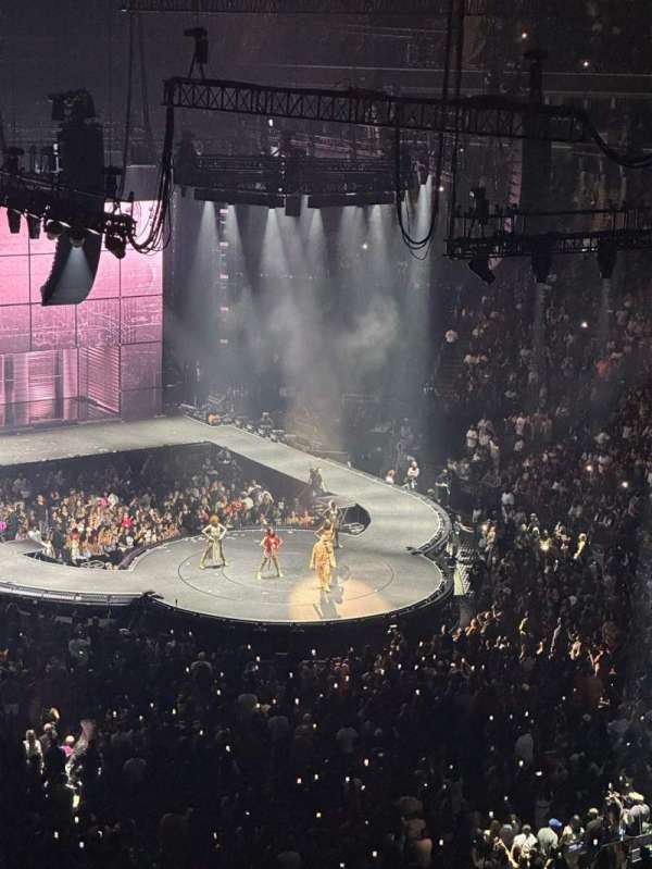 Barclays Center, section: 219, row: 7, seat: 3