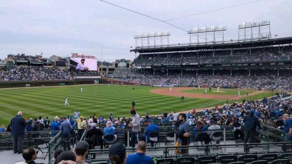 Wrigley Field, section: 204, row: 7, seat: 4