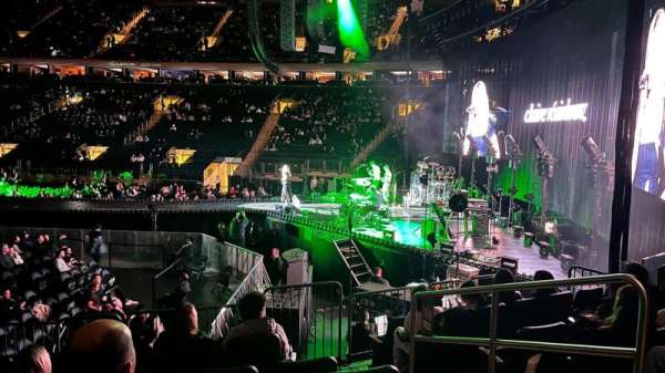 Madison Square Garden, section: 109, row: 10, seat: 16