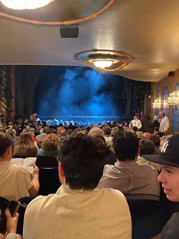 Lunt-Fontanne Theatre, section: Orchestra R, row: W, seat: 18