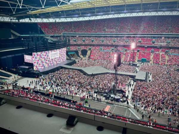 Wembley Stadium, section: 526, row: 8, seat: 385