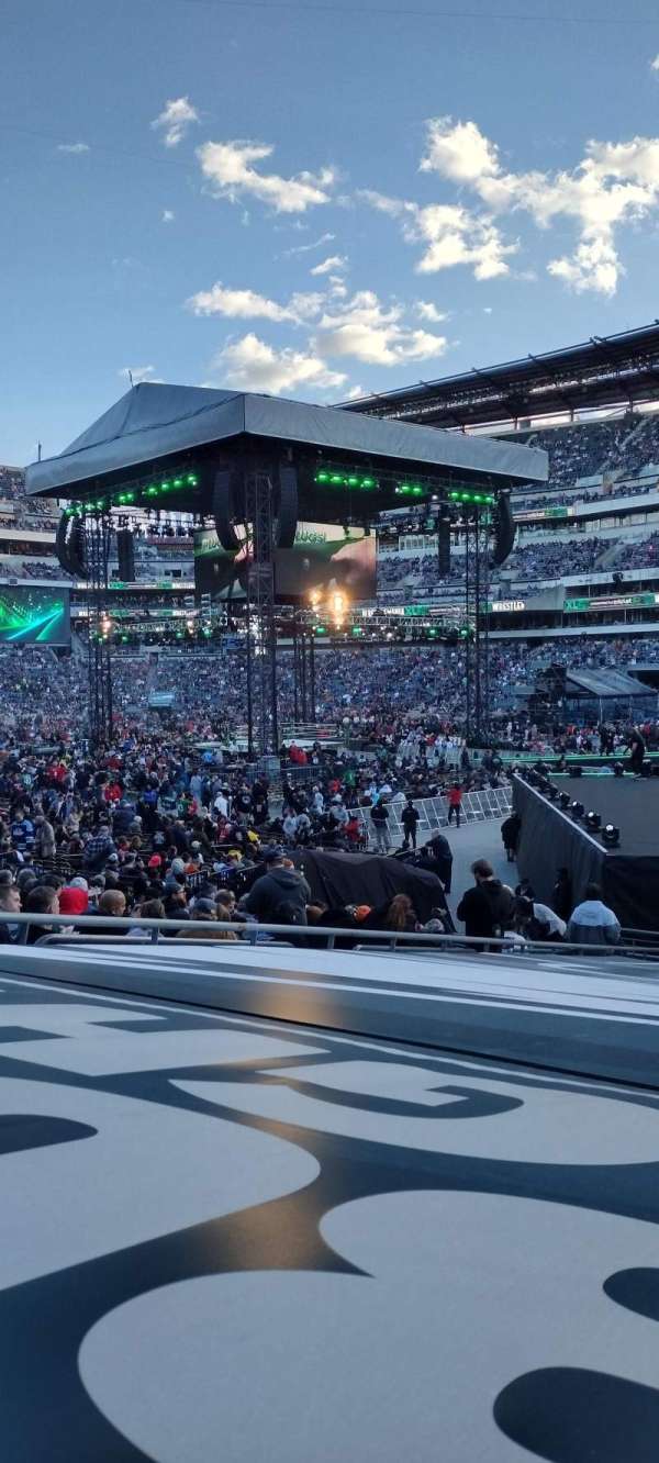 Lincoln Financial Field, section: 125, row: 20, seat: 17
