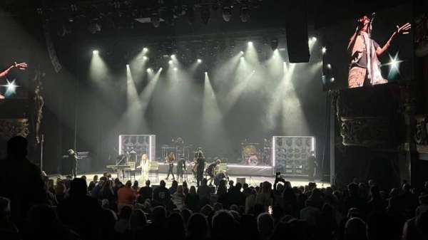 The Venetian Theatre, section: 4, row: BB, seat: 4