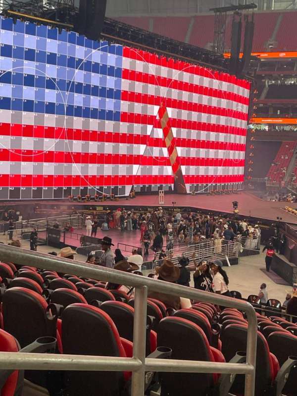 Photo by EccentricButterfly at Mercedes-Benz Stadium