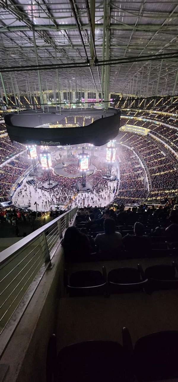 SoFi Stadium, section: 526, row: 22, seat: 13