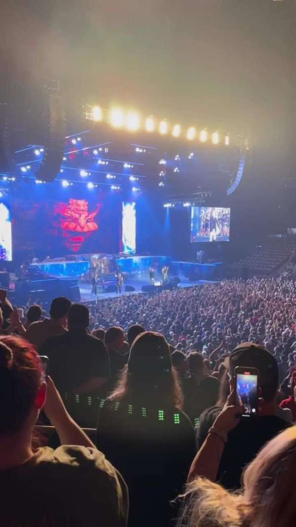 CFG Bank Arena, section: 121, row: P