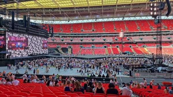 Wembley Stadium, section: 124, row: 27, seat: 60