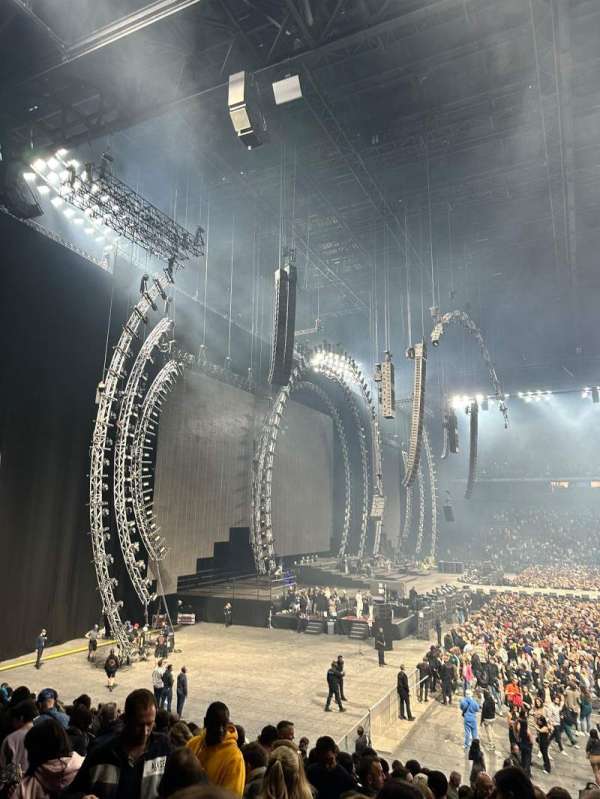 Paris La Défense Arena, section: 103, row: 22, seat: 7