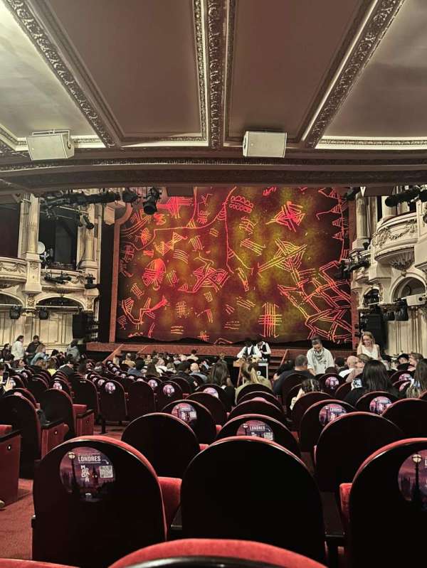 Théâtre Mogador, section: Orchestre, row: R, seat: 22
