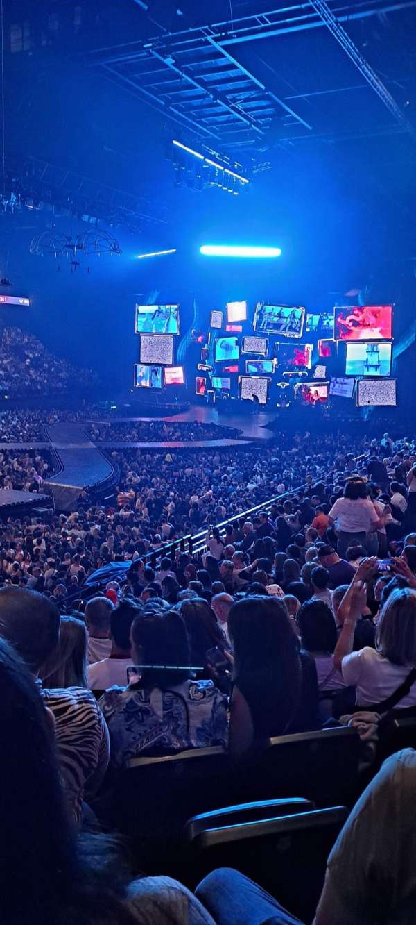 LDLC Arena, section: 208, row: P, seat: 271