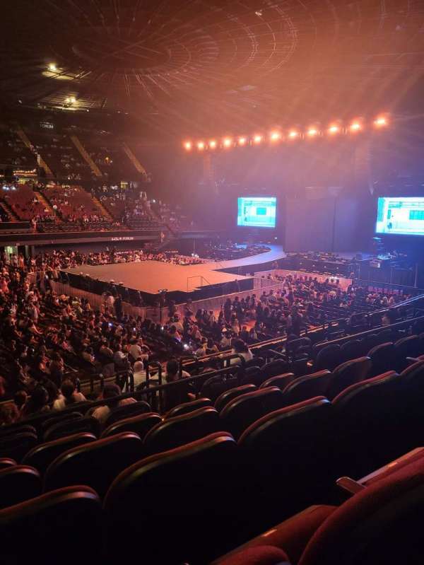 Kia Forum, section: 107, row: 10, seat: 6