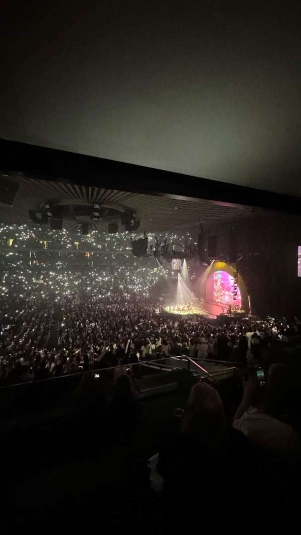 Oakland Arena, section: C7