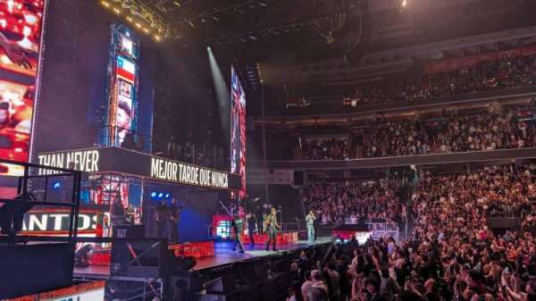 Capital One Arena, section: 121, row: H, seat: 3-4