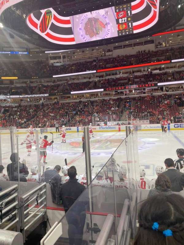 United Center, section: 122, row: 7, seat: 10
