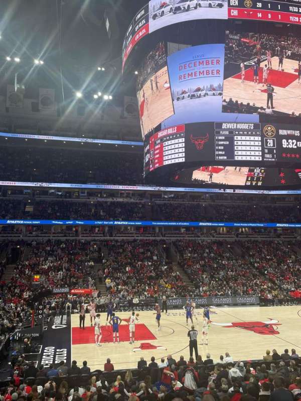 United Center, section: 113, row: 18, seat: 4
