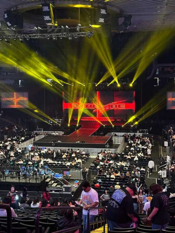 Oakland Arena, section: 106, row: 29, seat: 27