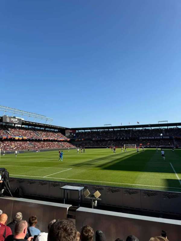 epet ARENA, section: E7, row: 6
