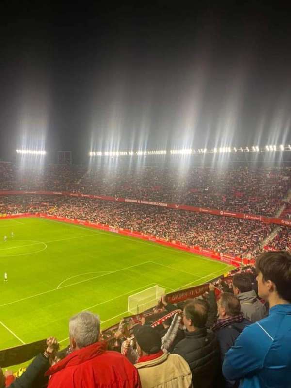 Ramón Sánchez-Pizjuán, section: 43, row: 18, seat: 198
