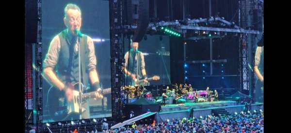 Stadium Of Light, section: U4, row: 20, seat: 381