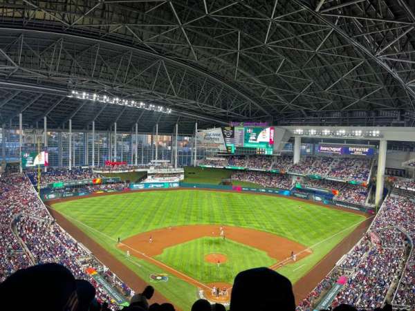 LoanDepot Park, section: 315, row: 8, seat: 7