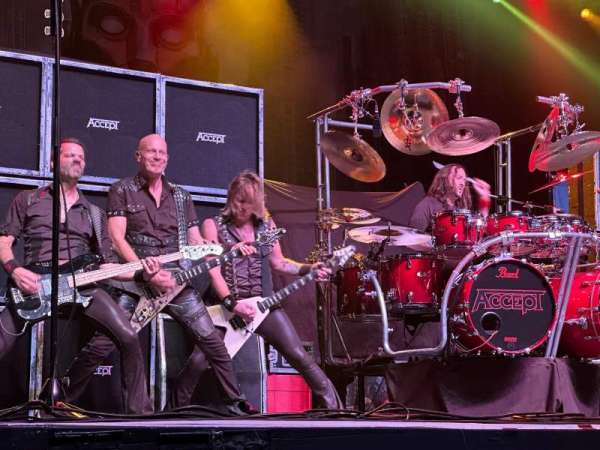Pechanga Theater, section: LRIGHT, row: A, seat: 303