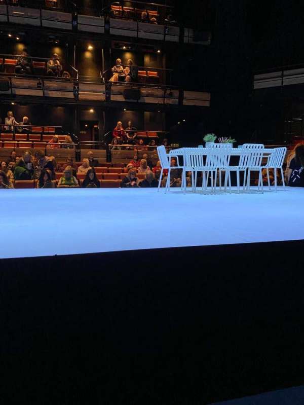 Bridge Theatre, section: Stalls, row: A, seat: 9