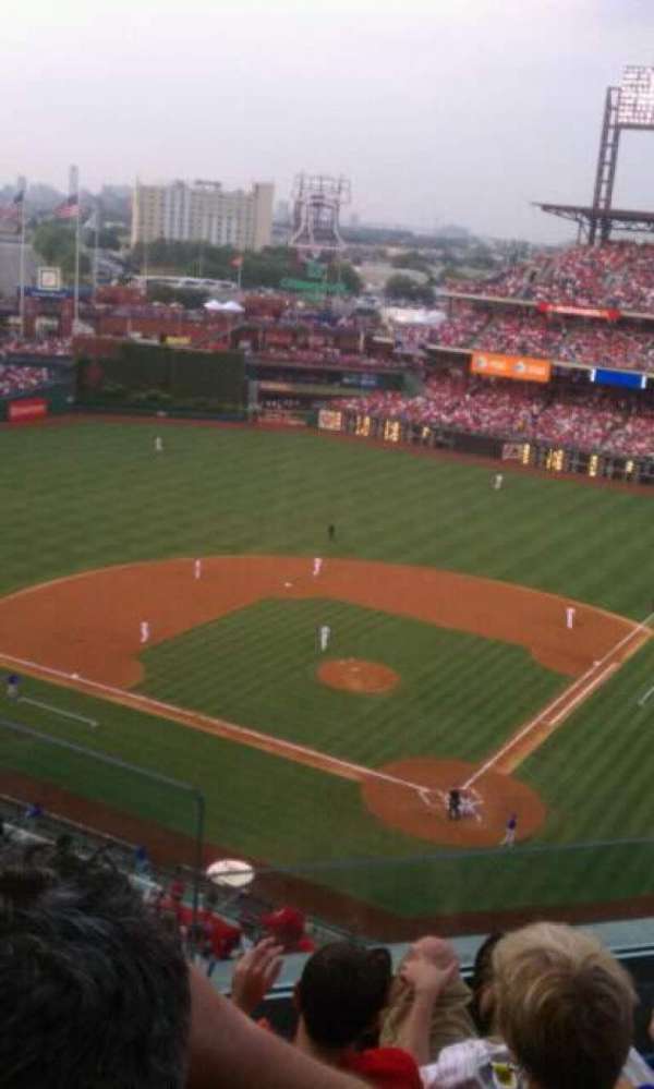 Citizens Bank Park, section: 422, row: 4, seat: 24