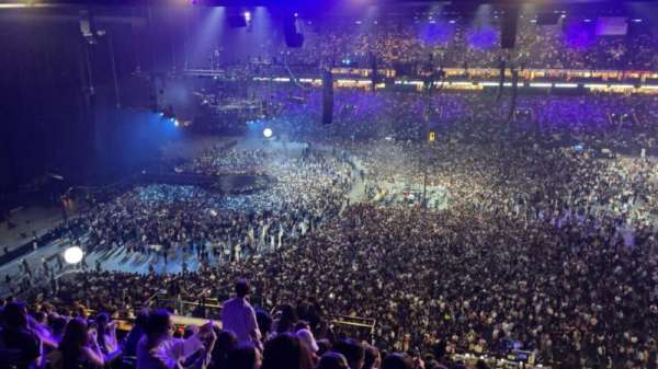 Paris La Défense Arena, section: 404, row: 60, seat: 29