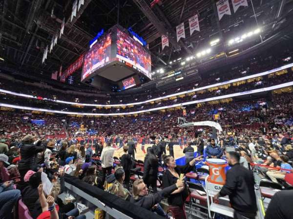 Centre Bell, section: 123, row: BB, seat: 4