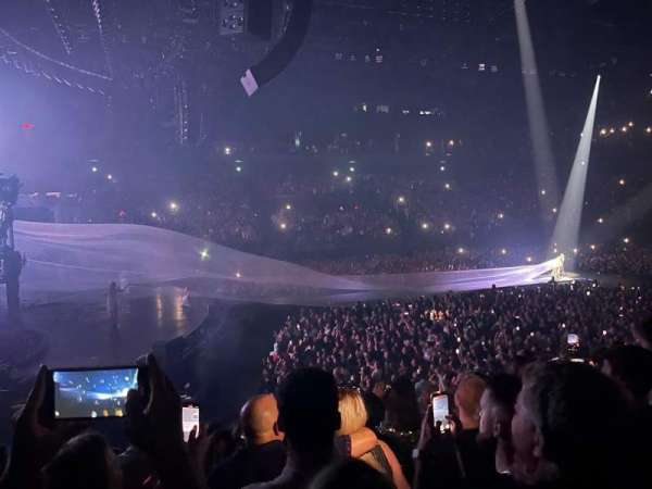 LDLC Arena, section: 201, row: G, seat: 26