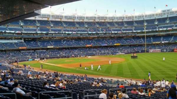 Yankee Stadium, section: 110, row: 28, seat: 7