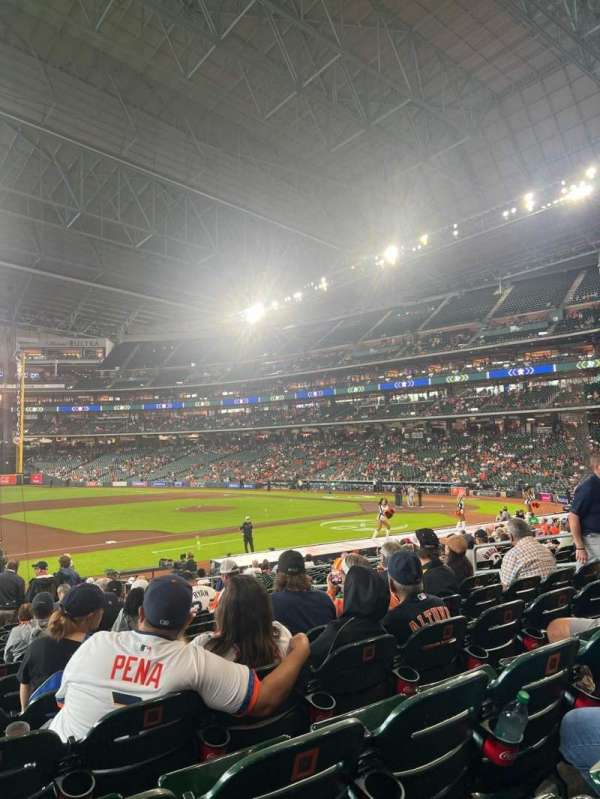 Daikin Park, section: 111, row: 25, seat: 9