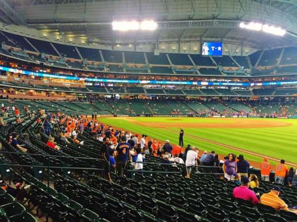 Daikin Park, section: 131, row: 15, seat: 15