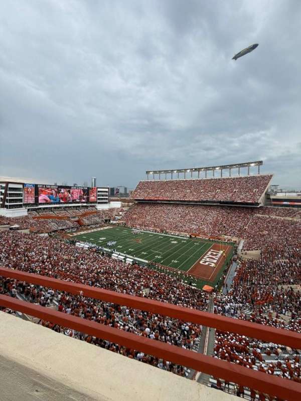Texas Memorial Stadium, section: 124, row: 1, seat: 4