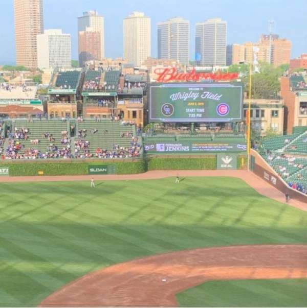 Wrigley Field, section: 410L, row: 7, seat: 19
