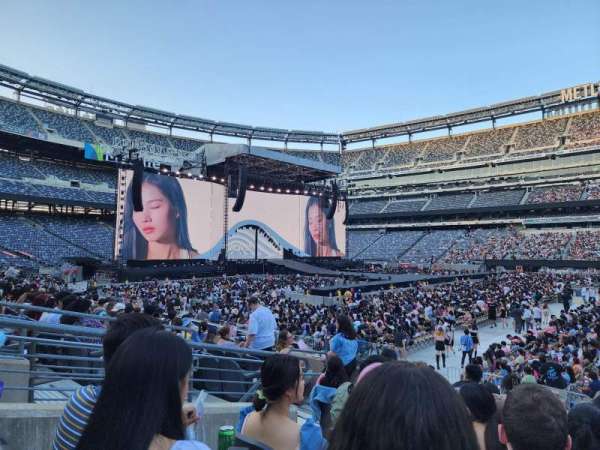 MetLife Stadium, section: 135, row: 11, seat: 3-4