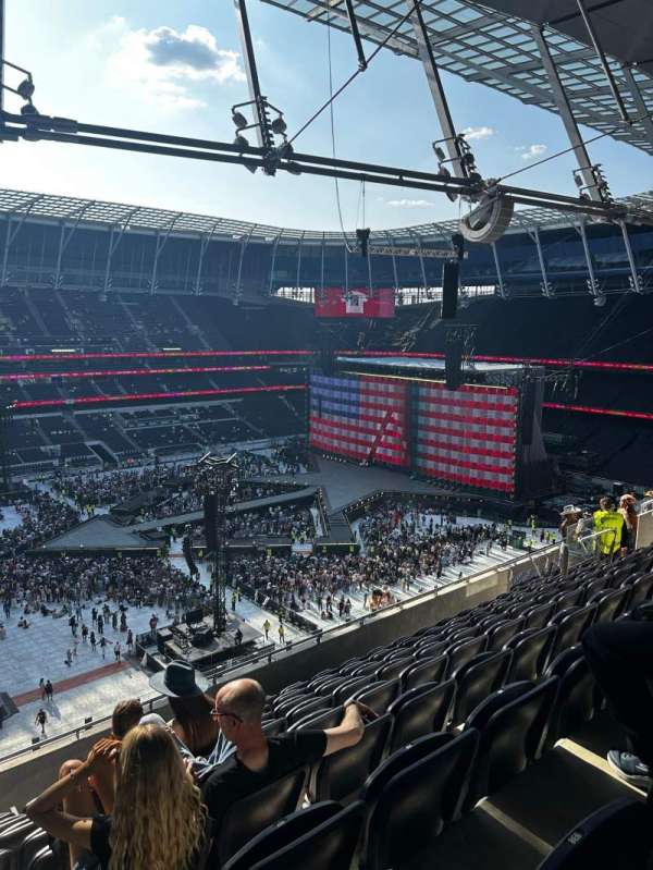 Tottenham Hotspur Stadium, section: 530, row: 15, seat: 940
