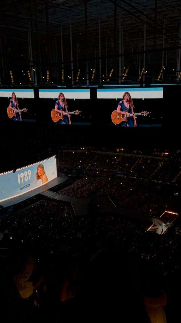SoFi Stadium, section: 517, row: 11, seat: 2