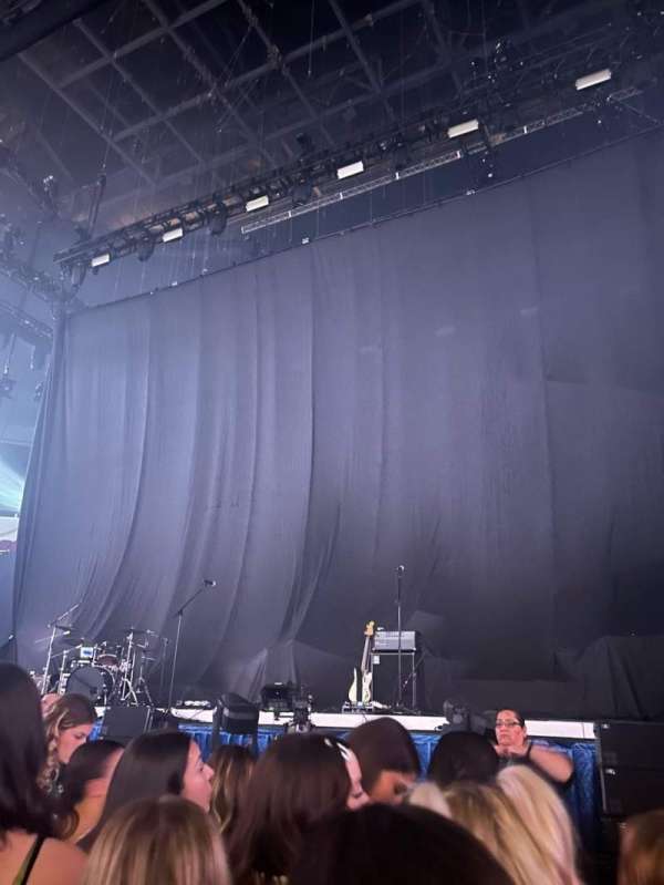 Desert Diamond Arena, section: GA, row: Pit