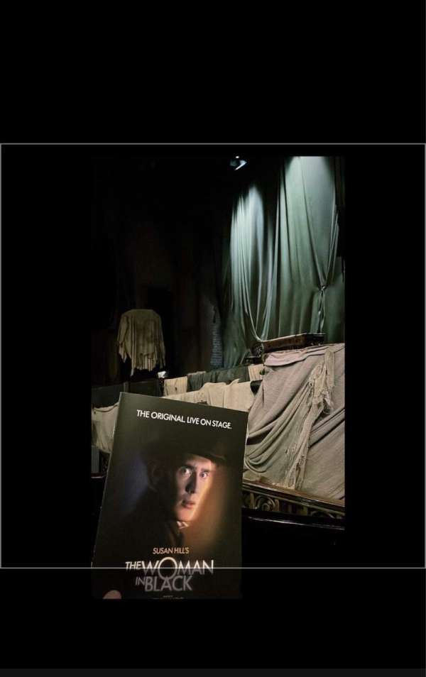 Fortune Theatre, section: Stalls, row: B, seat: 15