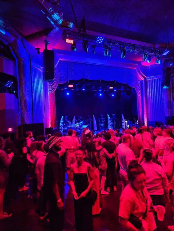 Royal Oak Music Theatre, section: C Left Tables, row: 1, seat: 1B