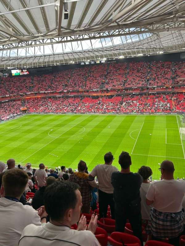 Estadio de San Mamés, section: 331, row: 24, seat: 8